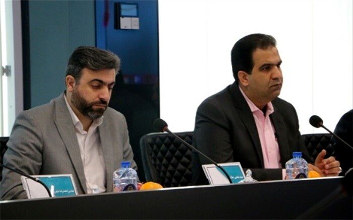 تربیت امری بسیار پیچیده و دشوار است و در این زمینه باید آموزش و پرورش را یاری کرد