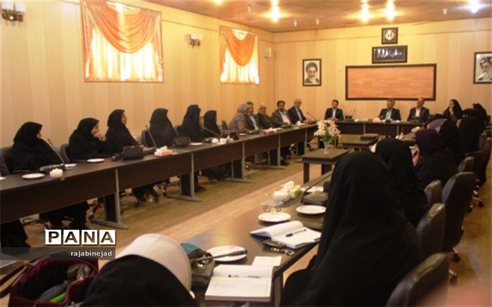 نمایندگان مدارس و مراکز غیردولتی ابرکوه انتخاب شدند