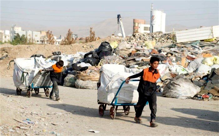 ممنوعیت پیمانکاران در به‌کارگیری کودکان زباله گرد