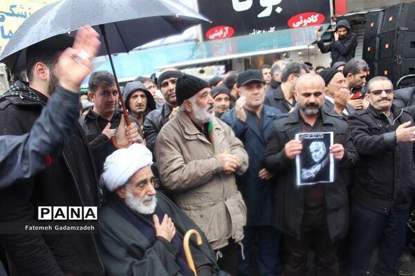 تجمع باشکوه مردم اسلامشهردرمحکومیت جنایت آمریکا و گرامیداشت شهادت سردارقاسم سلیمانی