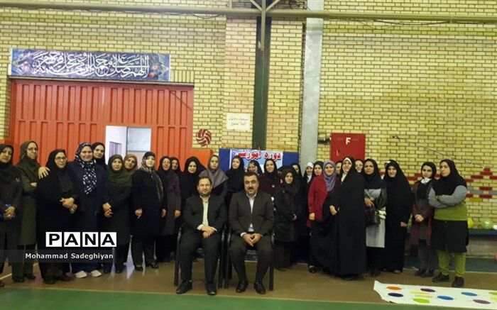 کارگاه کیفیت بخشی آموزگاران مقطع ابتدایی منطقه19