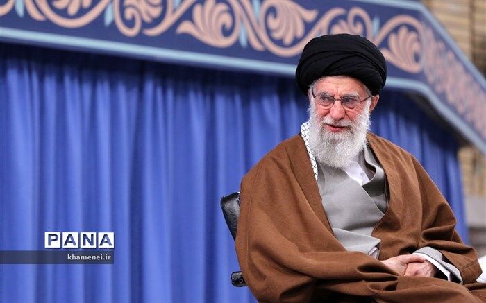رهبر معظم انقلاب: روحیه دفاع از حق و مجاهدت در راه خدا را در خود حفظ کنید