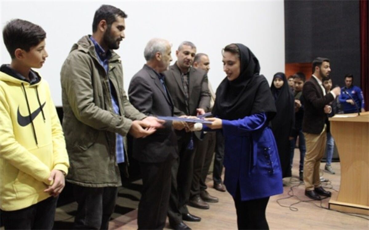 برگزاری  مراسم تجلیل ازداوران نوجوان سی و دومین جشنواره فیلم های کودک و نوجوان دراسلامشهر