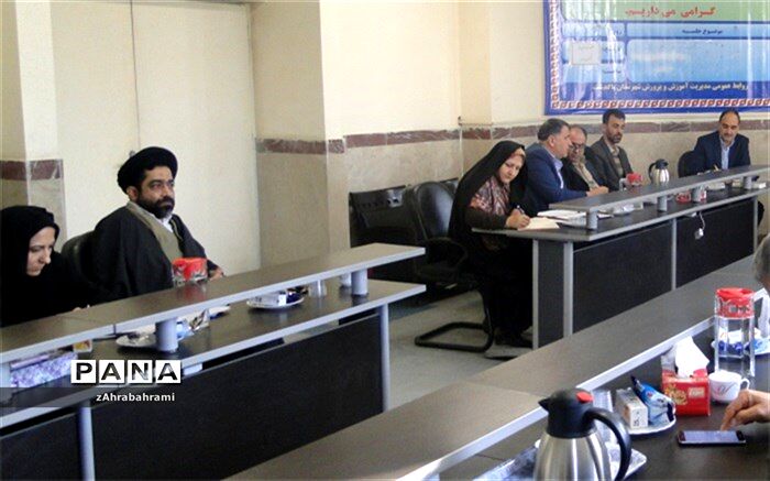معاون پرورشی و تربیت بدنی آموزش و پرورش پاکدشت :آموزش فرهنگ اسلامی از وظایف مربیان پرورشی است