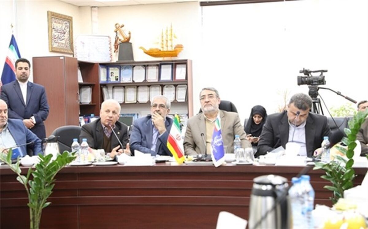 وزیر کشور تأکید کرد: ایجاد خط سیر گردشگری دریایی از آستارا تا گلستان