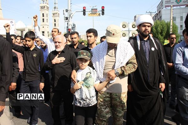 راهپیمایی نمازگزاران بندرعباس به‌مناسبت شهادت سردار سلیمانی