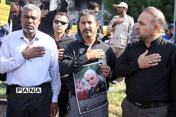 راهپیمایی نمازگزاران بندرعباس به‌مناسبت شهادت سردار سلیمانی
