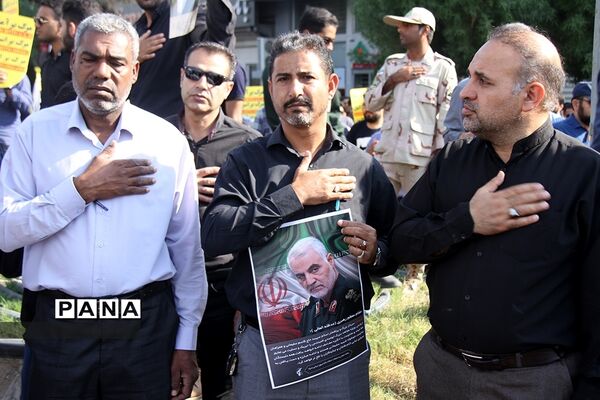 راهپیمایی نمازگزاران بندرعباس به‌مناسبت شهادت سردار سلیمانی