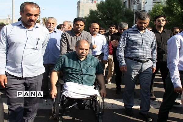 راهپیمایی نمازگزاران بندرعباس به‌مناسبت شهادت سردار سلیمانی