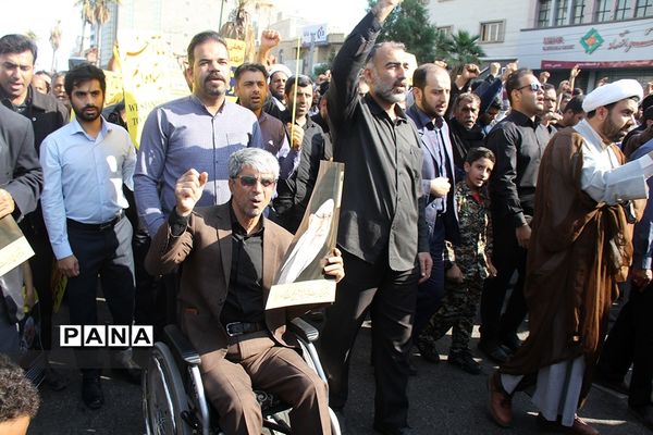 راهپیمایی نمازگزاران بندرعباس به‌مناسبت شهادت سردار سلیمانی