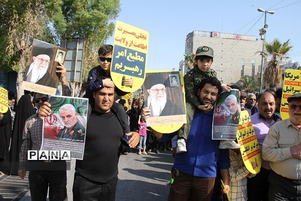 راهپیمایی نمازگزاران بندرعباس به‌مناسبت شهادت سردار سلیمانی