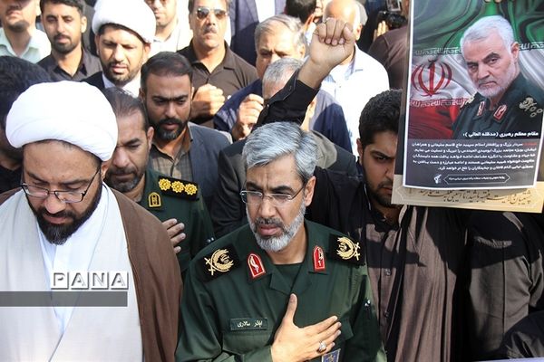 راهپیمایی نمازگزاران بندرعباس به‌مناسبت شهادت سردار سلیمانی