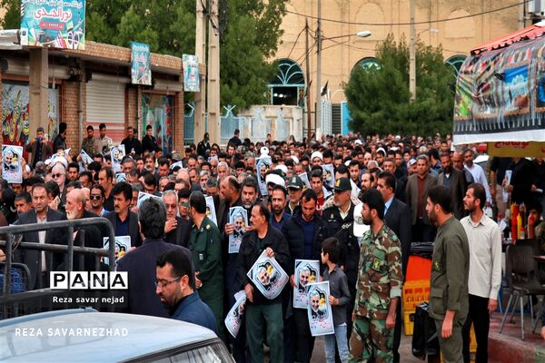 تجمع مردم نمازگزار مسجدسلیمانی در پی شهادت سردار قاسم سلیمانی