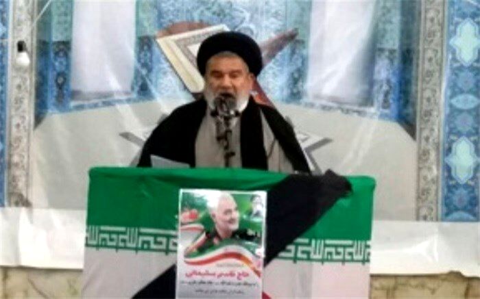 امام جمعه بافق:  اقدام آمریکای جنایتکار و شهادت سردار سلیمانی بی جواب نمی‌ماند