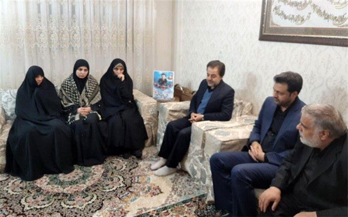 حضور فرماندار  ری درمنزل شهید زمانی نیا