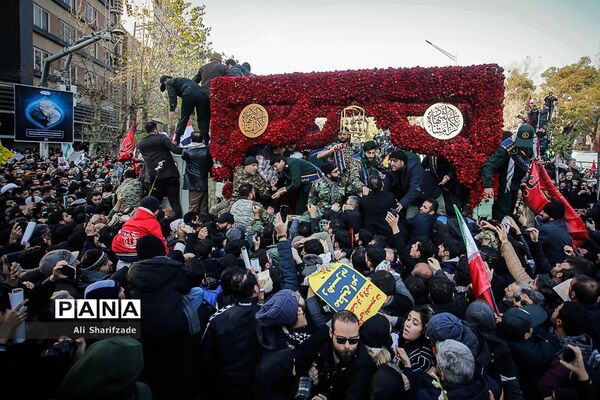 تشییع پیکر شهدای مقاومت در تهران