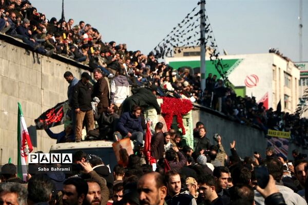 وداع پرشورمردم تهران با سپهبد شهیدسردار قاسم سلیمانی