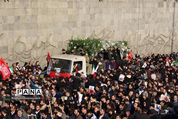 مراسم تشیع پیکر شهید سپهبد قاسم سلیمانی و شهیدان همراهش