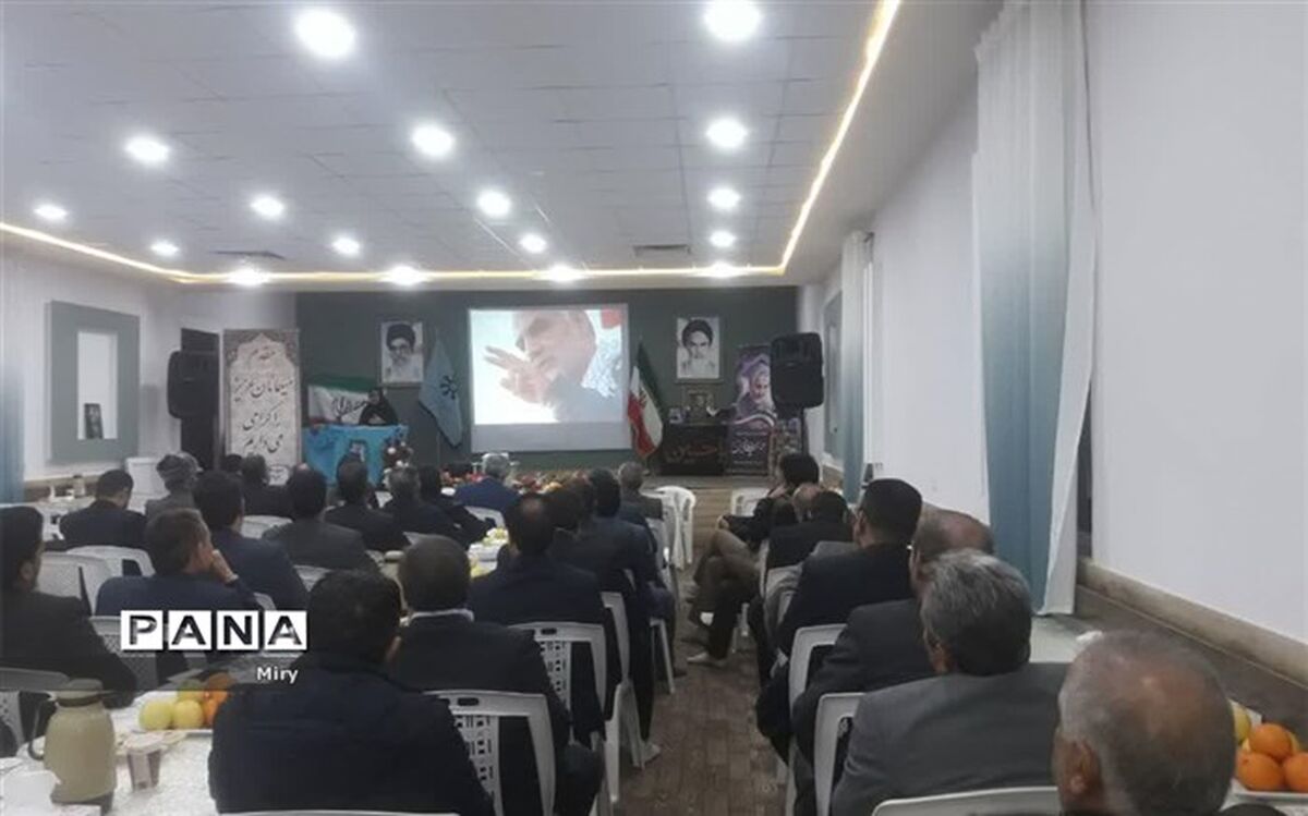 مراسم گرامیداشت شهادت سردار قاسم سلیمانی در دبیرستان فرزانگان کاشمر