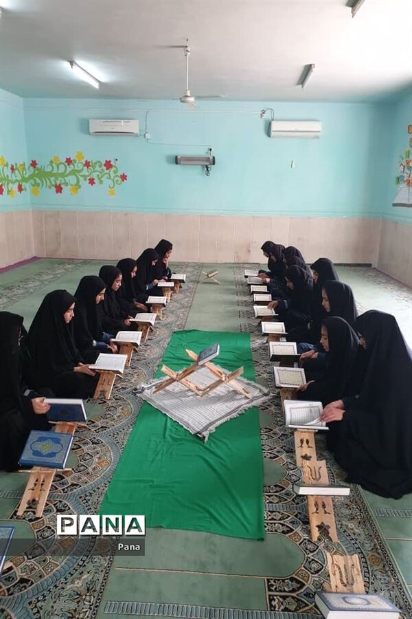 سوگواری دانش‌آموزان پیشتاز فارس در رثای سردار شهید قاسم سلیمانی