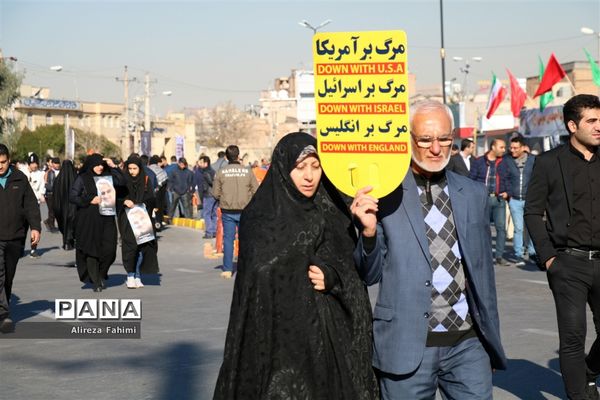 راهپیمایی عظیم مردم شیراز در پی شهادت سردار سپهبد قاسم سلیمانی