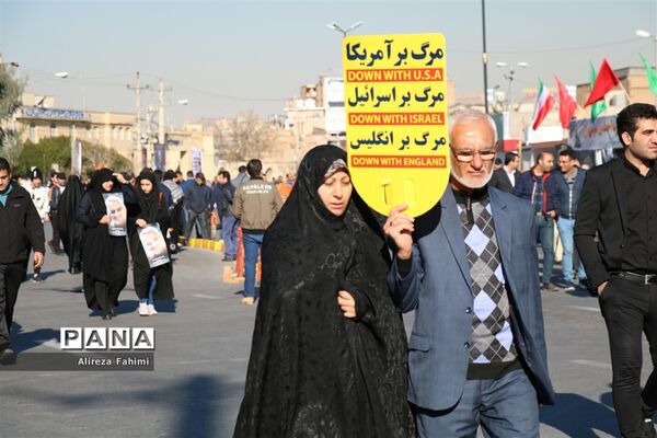 راهپیمایی عظیم مردم شیراز در پی شهادت سردار سپهبد قاسم سلیمانی