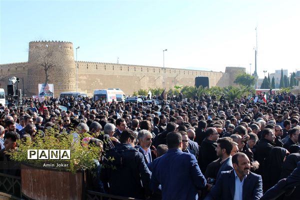 راهپیمایی مردم شیراز در مراسم بزرگداشت سردار شهید حاج قاسم سلیمانی