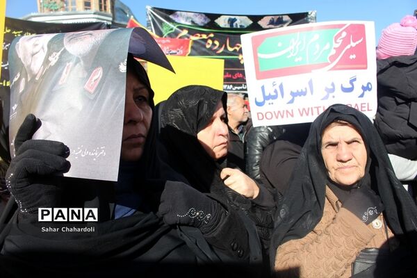 حضور پرشور مردم همدان در مراسم یادبود شهیدان سردار سلیمانی و ابومهدی المهندس