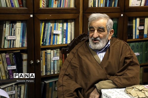 دیدار  و تکریم وزیر آموزش و پرورش از دو بازنشسته فرهنگی