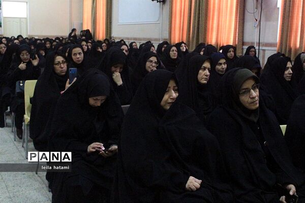 گرامیدشت فرهنگیان ناحیه 3 تبریز به مناسبت شهادت سپهبد قاسم سلیمانی
