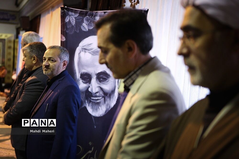 مراسم بزرگداشت شهادت سردار قاسم سلیمانی در معاونت پرورشی آموزش و پرورش