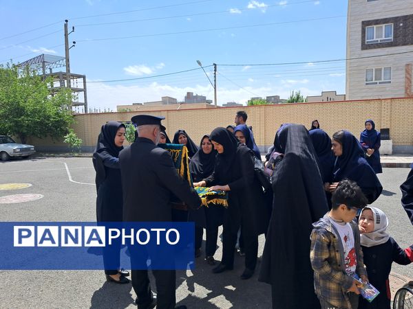 پرچم متبرک رضوی در مدارس شهرستان عجب‌شیر 