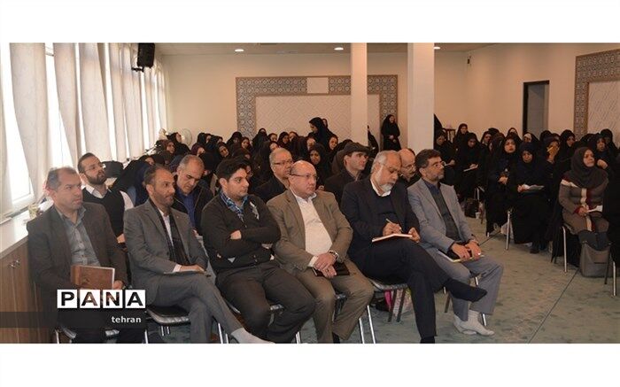 جلسه هم اندیشی معاونین آموزشی مقطع ابتدایی در منطقه۲