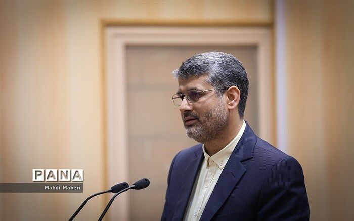 باقرزاده: باید به دنبال شرکایی بگردیم که نگاه فرصت گونه‌ای به تعلیم و تربیت داشته باشند