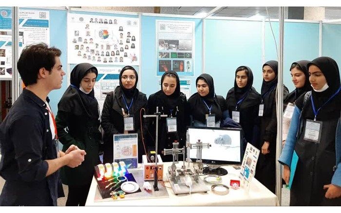 بازدید دانش آموزان‌ عضو انجمن زیست شناسی پژوهش سرای شهید احمدی روشن شهرستان بهارستان از انجمن علوم اعصاب ایران