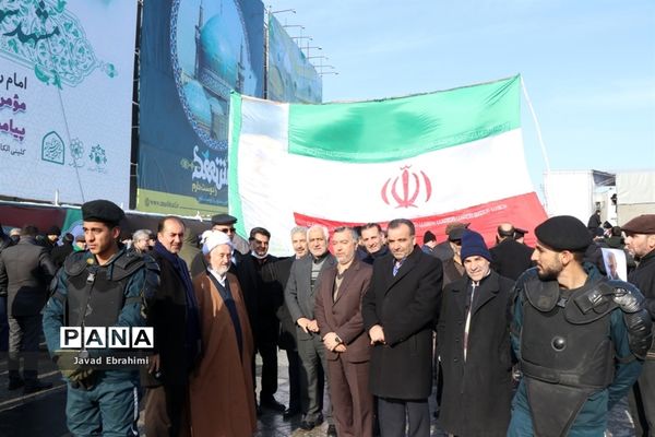 راهپیمایی مردم مشهد در حمایت از جبهه مقاومت و ابراز همدردی با بازماندگان شهدای سانحه هواپیمایی