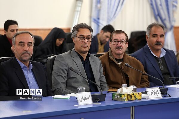 نشست صمیمی وزیر آموزش و پرورش با نمایندگان اولیای دانش‌آموزان کشور