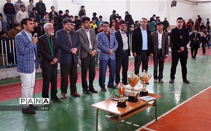 مسابقات فوتسال دوره ابتدایی  پسران شهرستان میبد برگزار گردید
