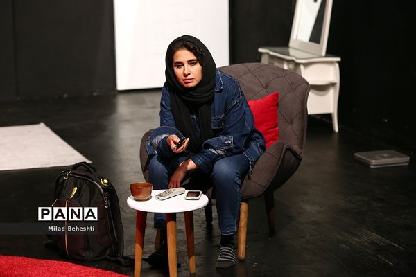 اجرای نمایش «۳/۱۴» در تماشاخانه هامون