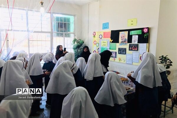 ایستگاه صلواتی دانش آموزان دبستان زکیه مروست بیاد سردار دلها