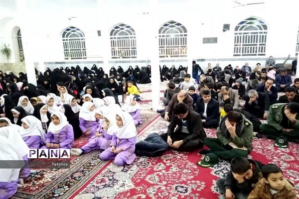 گرامیداشت یاد شهدا توسط دانش آموزان مدارس شاهد ابرکوه