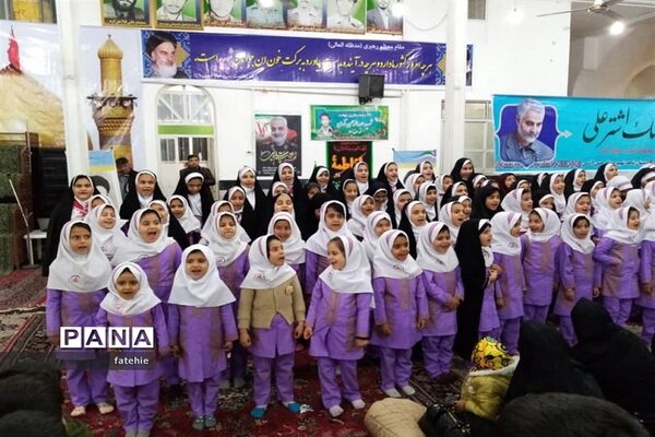 گرامیداشت یاد شهدا توسط دانش آموزان مدارس شاهد ابرکوه