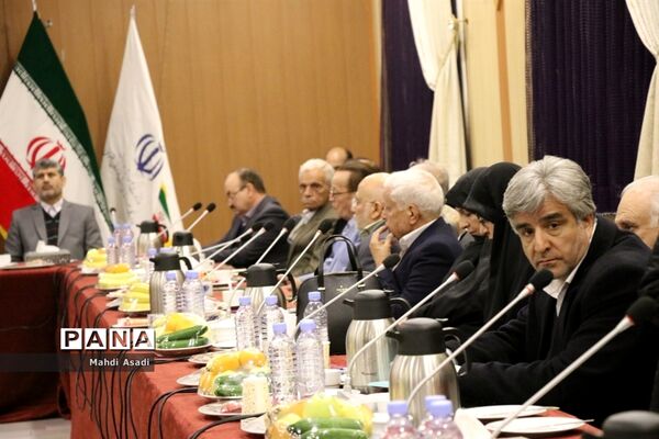 نشست مشترک وزیر آموزش و پرورش با جمعی از خیرین مدرسه ساز استان خراسان رضوی