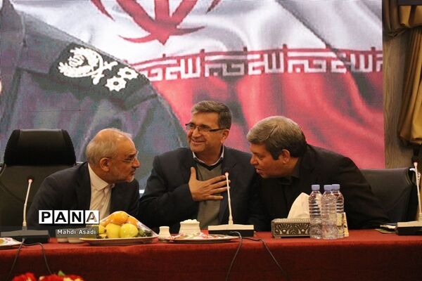 نشست مشترک وزیر آموزش و پرورش با جمعی از خیرین مدرسه ساز استان خراسان رضوی