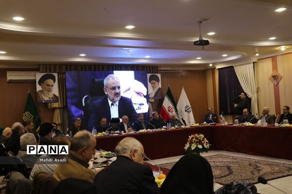 نشست مشترک وزیر آموزش و پرورش با جمعی از خیرین مدرسه ساز استان خراسان رضوی