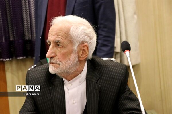 نشست مشترک وزیر آموزش و پرورش با جمعی از خیرین مدرسه ساز استان خراسان رضوی