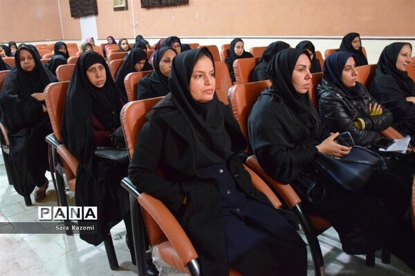 برگزاری کارگاه سواد رسانه، خبرنویسی و عکاسی خبری در آبادان