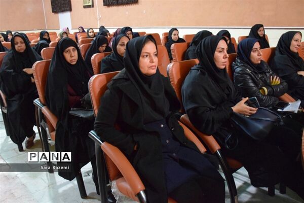 برگزاری کارگاه سواد رسانه، خبرنویسی و عکاسی خبری در آبادان