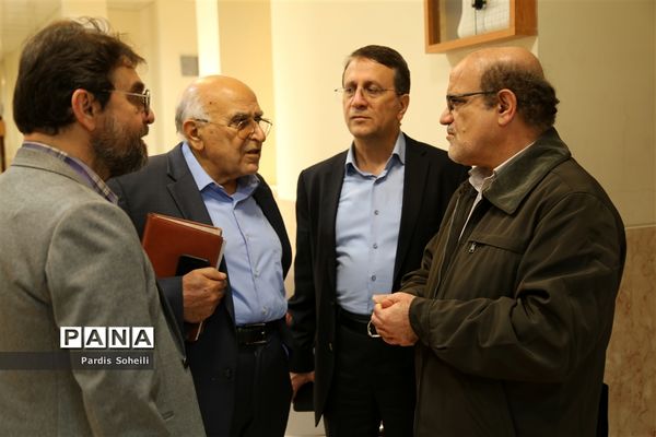 بازدید معاونت دانشگاه علوم پزشکی تهران  و نماینده وزرات بهداشت از دانشگاه آزاد واحد شهرقدس