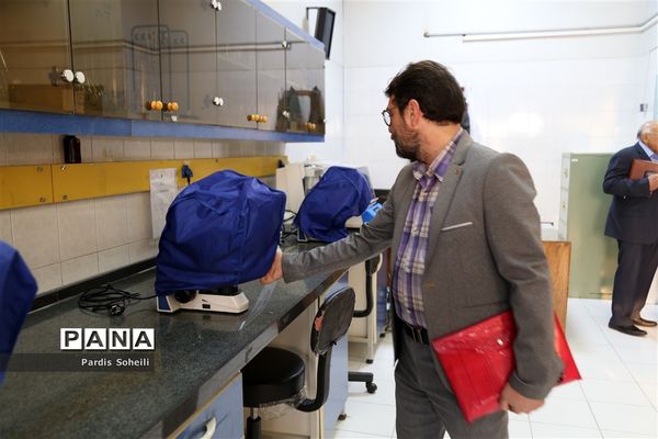 بازدید معاونت دانشگاه علوم پزشکی تهران  و نماینده وزرات بهداشت از دانشگاه آزاد واحد شهرقدس